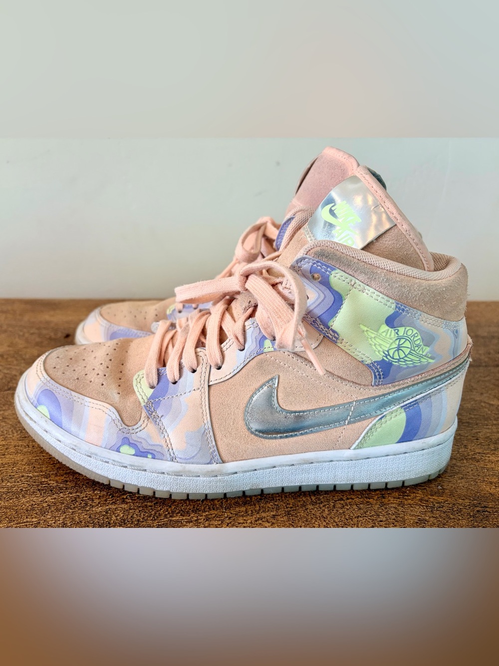 Nike Air Jordan 1 Mid SE Washed Coral Chrome Womens 9 w/ Box P(Her)spective